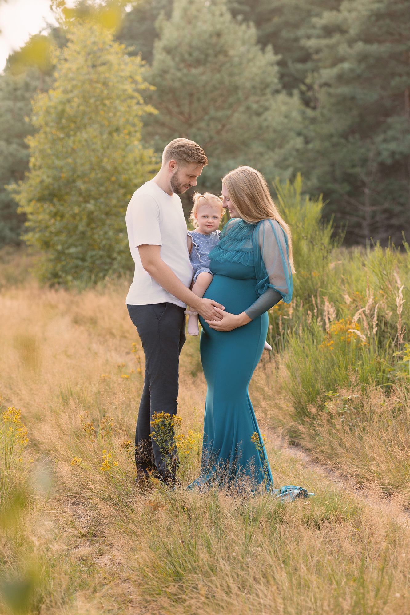 Babybauch Fotoshooting mit der Familie bei Dresden